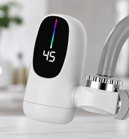 AquaLux Digital instalado na torneira com display marcando 45 graus